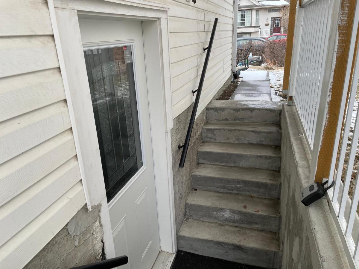Super Luxury & Cozy Lower Level Apartment In Nw Calgary, Ab Close To Banff Exterior foto